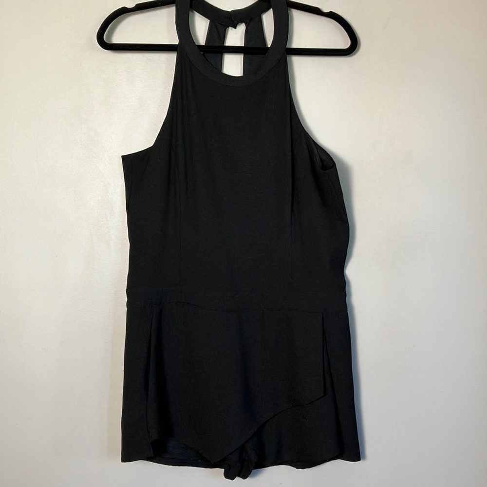 Romper Skort Tea & Cup Envelope front black Halter women’s size large